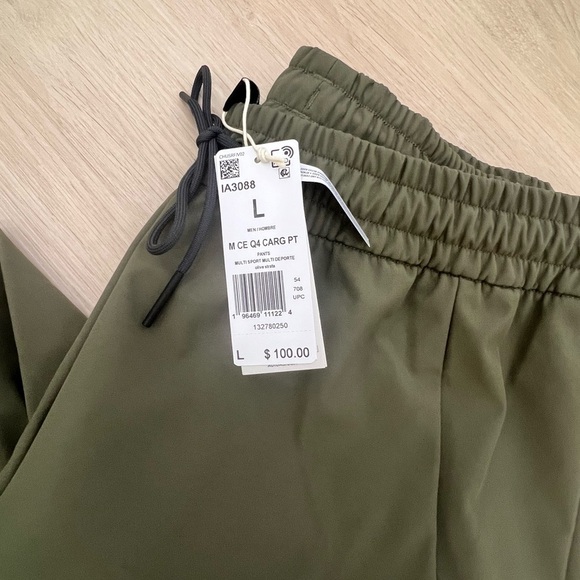 Olive Green Adidas sweatsuit - Picture 3 of 5